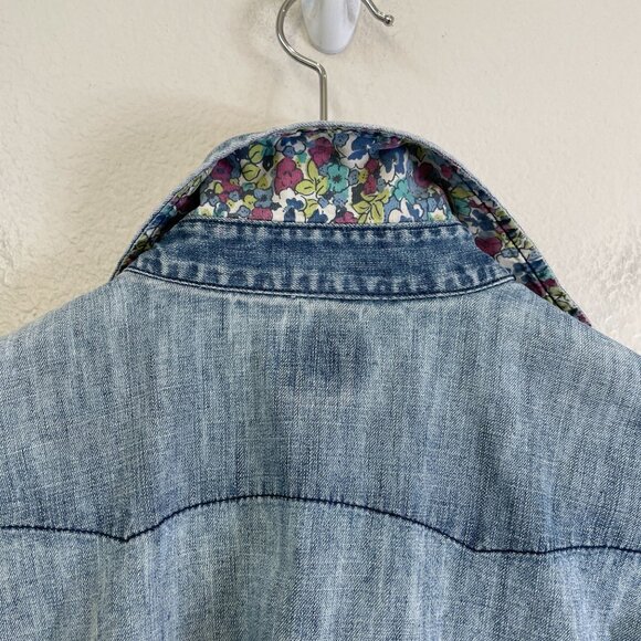 Gap Womens Large Denim Pearl Snap Shirt Long Sleeves Chest Pockets Western Rodeo - Picture 9 of 11